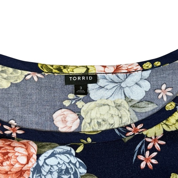 NWT Torrid Floral Blue Fit Flare Challis Stretch Shirt Womans Size 3 - Picture 2 of 4